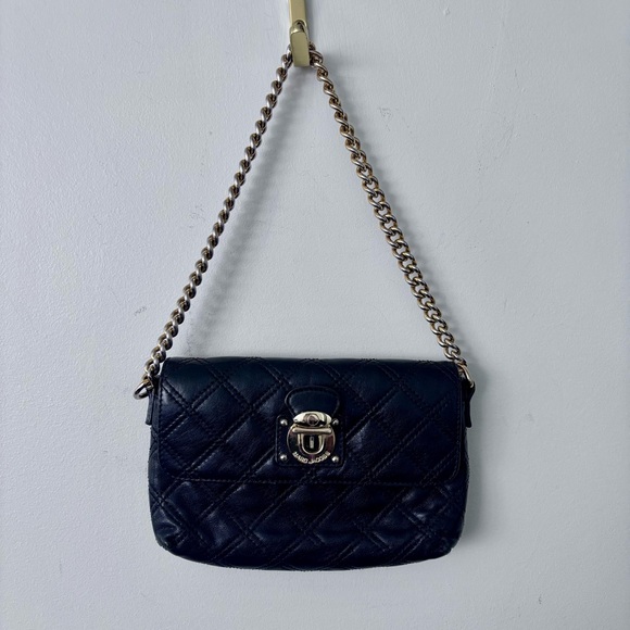 Marc Jacobs Handbags - Marc Jacobs quilted leather purse